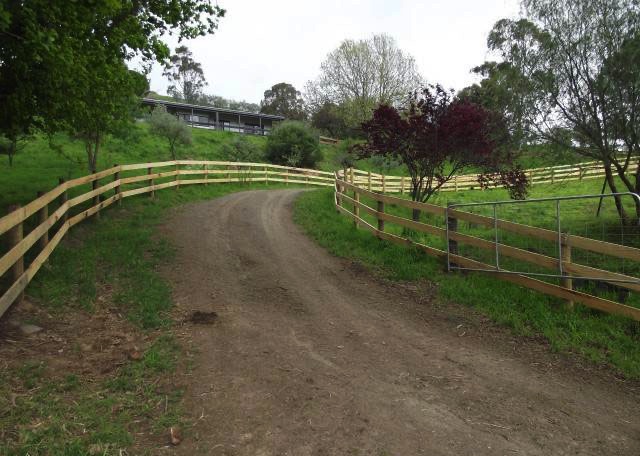 hardwood-rail-fencing